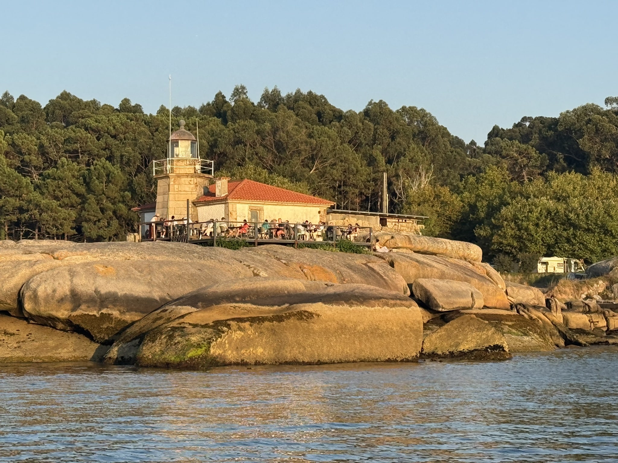Faro de Punta Cabalo en A Illa de Arousa junto a la Ría de Arousa